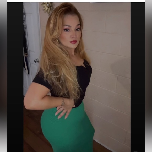 Meet your Posher Sue! - Picture 1 of 11